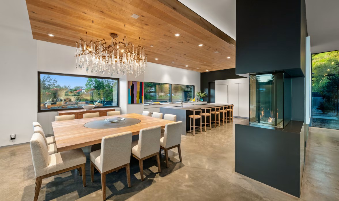 La mansión de Gene Simmons en Beverly Hills, California