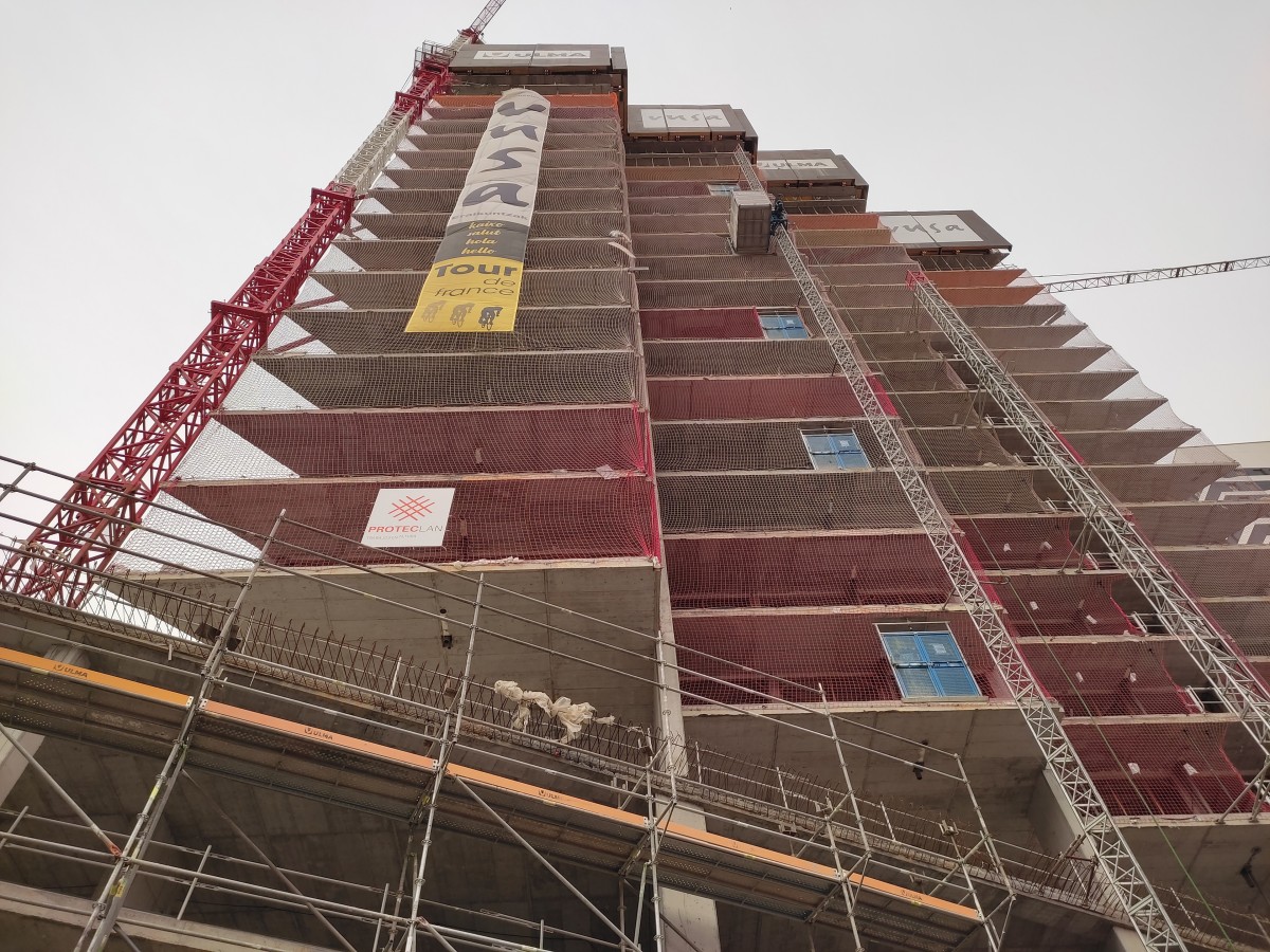 Archivo - Imagen de archivo de un edificio en construcción.