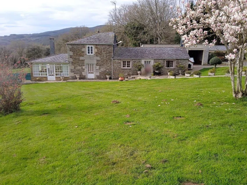 Casa independiente en venta en Lugo