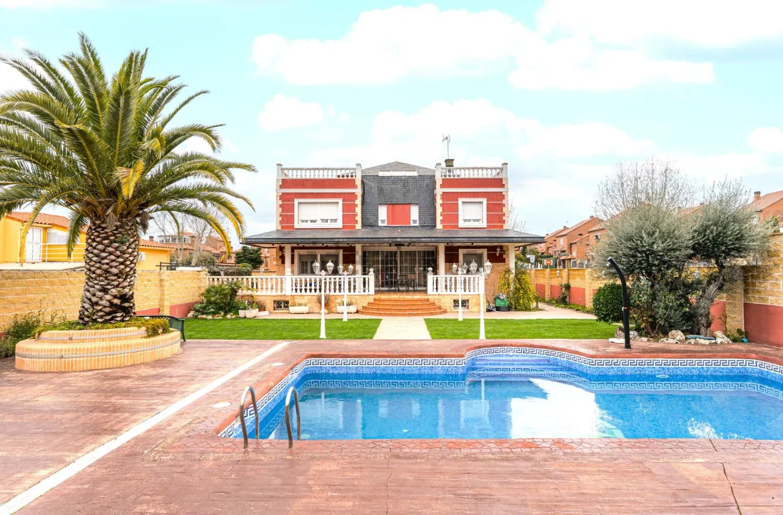 Chalet en alquiler con opción a compra en Arroyomolinos por 2.950 €/mes