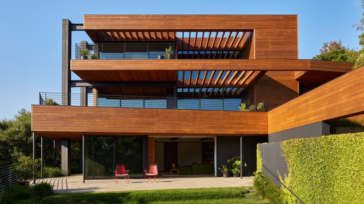 La Residencia Rustic Canyon, diseñada por los estudios Assembledge+ y Jamie Bush + C, se levantó sobre una vivienda desaparecida del arquitecto Richard Neutra.