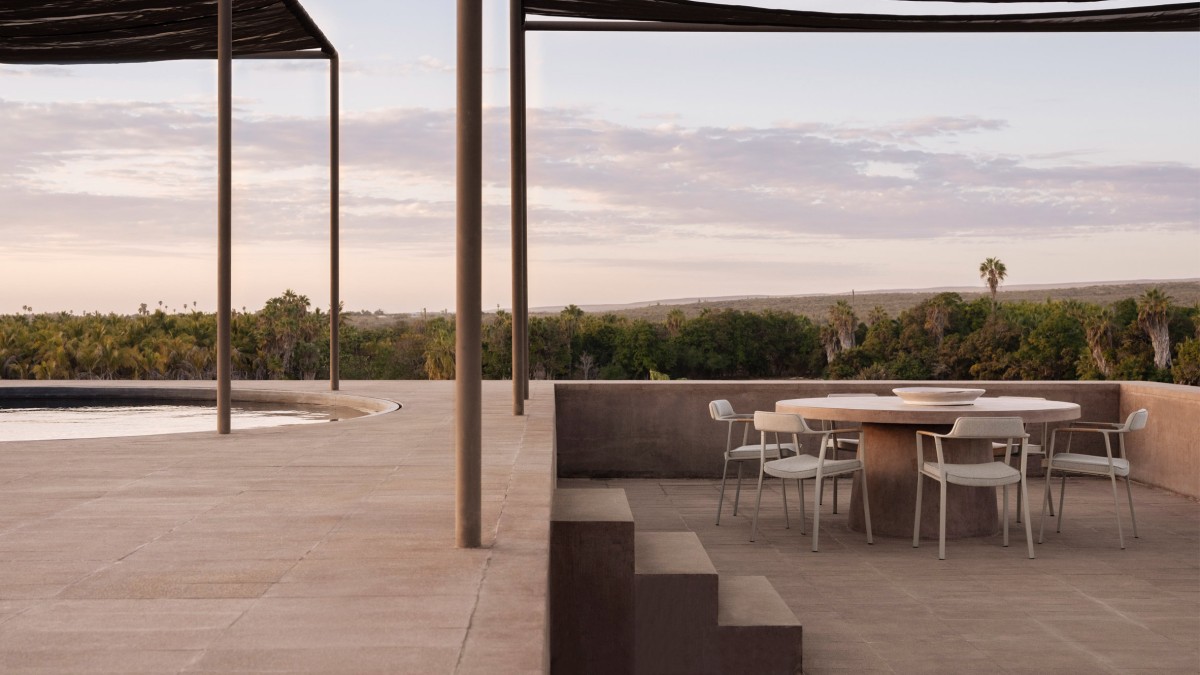 La marca Vipp se aventura al mundo de la restauración con este conjunto de casas de huéspedes diseñado por el estudio mexicano PPAA en Todos Santos.