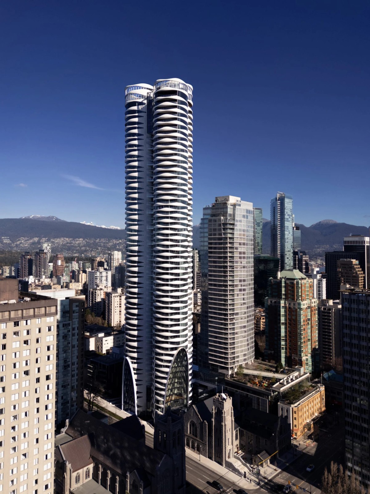 Butterfly es la tercera estructura más alta de la ciudad con 178,6 metros de altura y 57 pisos.