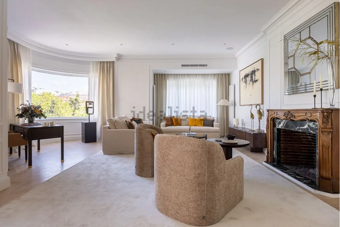 Piso en Velázquez de 462 m2 por 8 millones