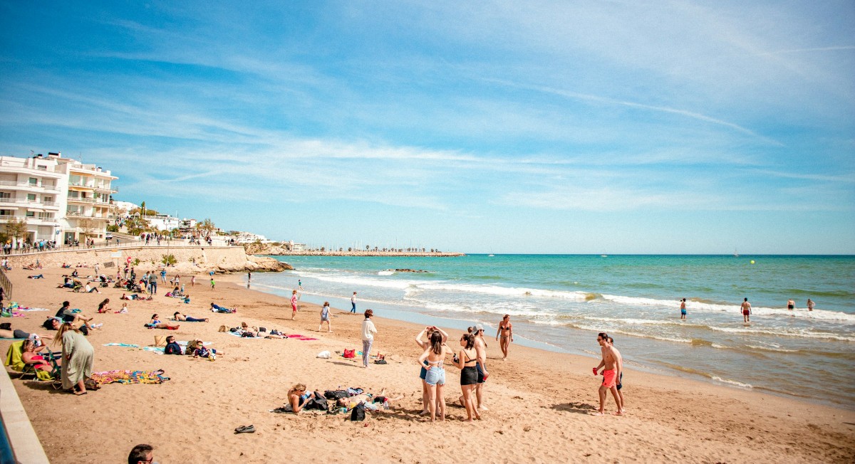 Spain beach rules and restrictions in 2025