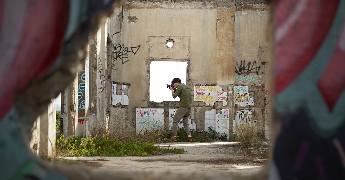 El fenómeno viral del ‘urbex’: la exploración urbana que transforma edificios en ruina en historias