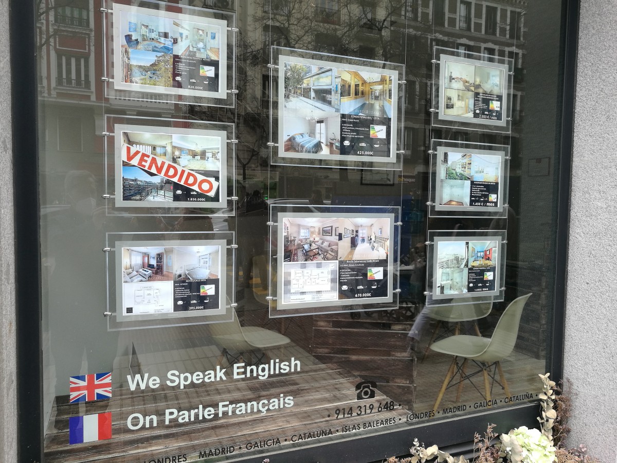 Agencia inmobiliaria en España