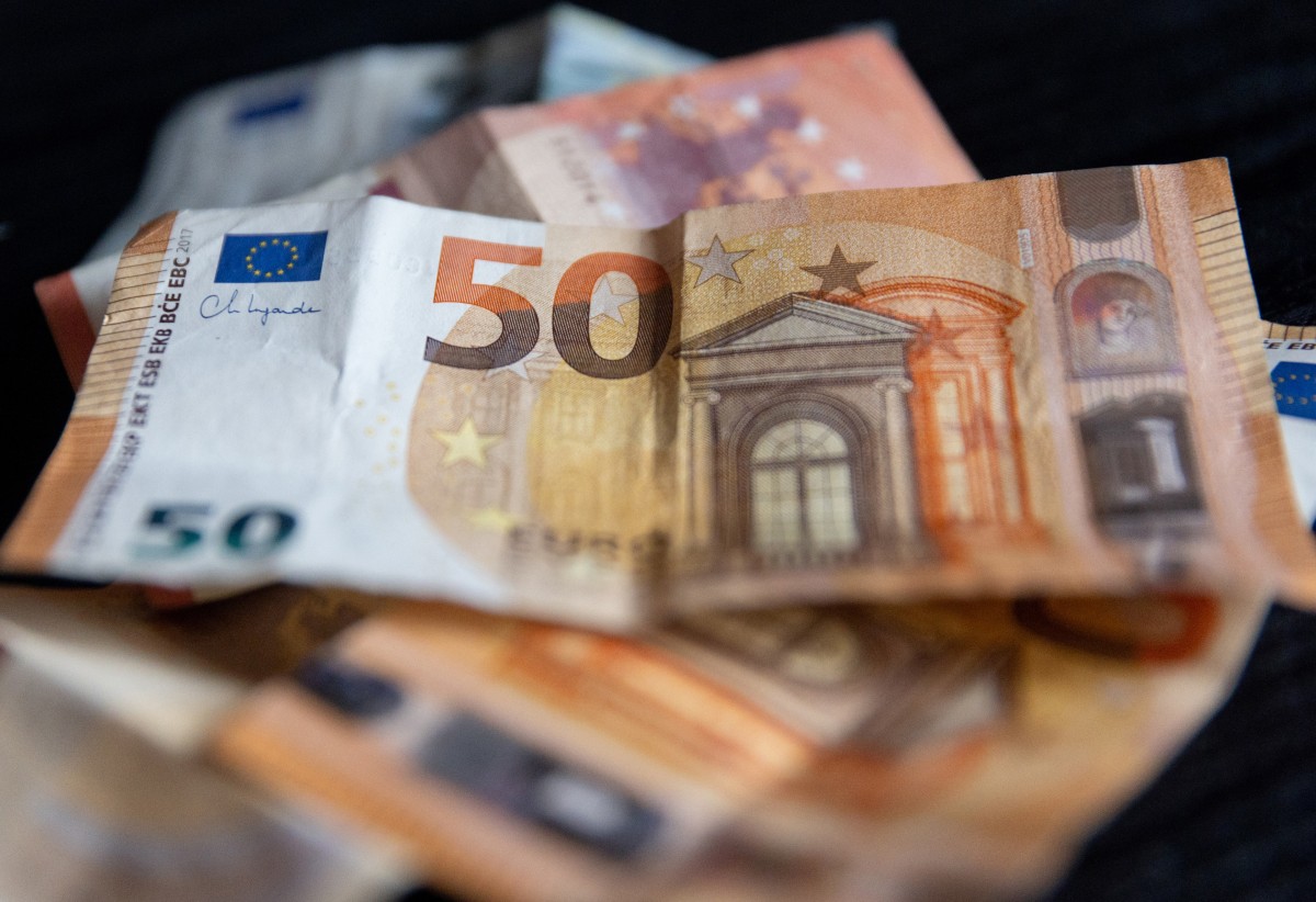 Archivo - Varios billetes.