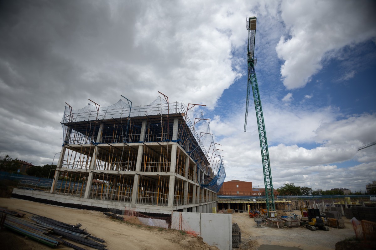 Archivo - Construcción de un bloque de viviendas. 