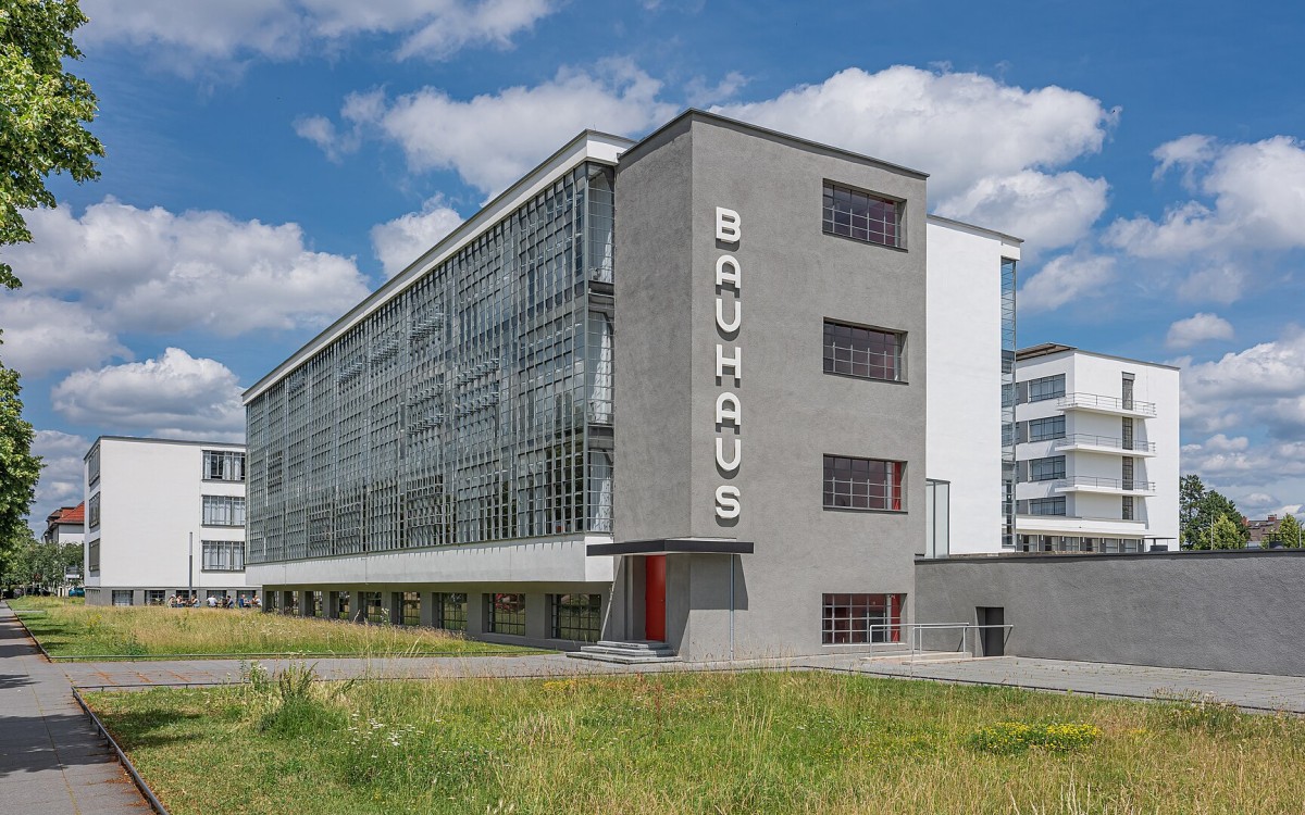 La Escuela de la Bauhaus, de Walter Gropius (1919), en Dessau.