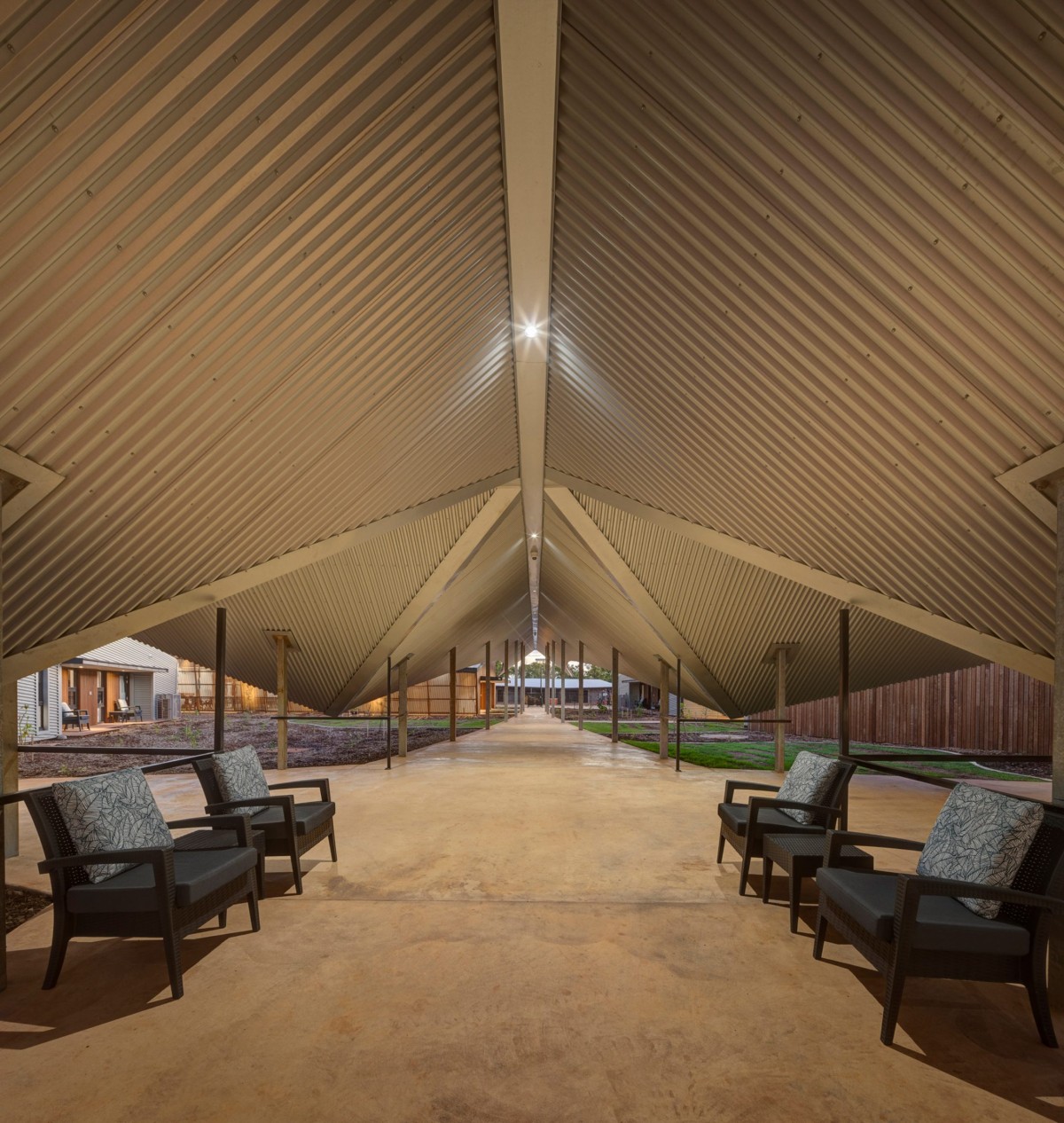 Las zonas comunes están conectadas de manera orgánica, sin barreras visuales ni jerarquías.