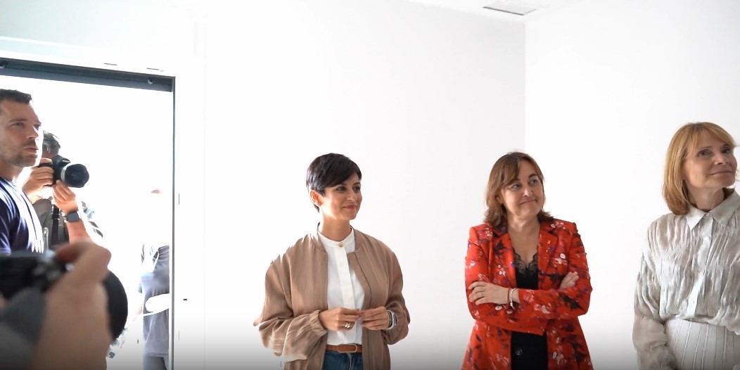 La ministra d'Habitatge, Isabel Rodríguez, durant el lliurament de 124 habitatges públics a Cubelles