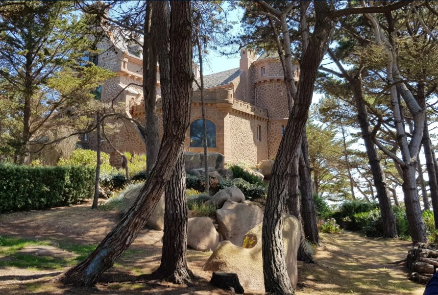Isla privada con castillo del siglo XIX en Bretaña (Francia)