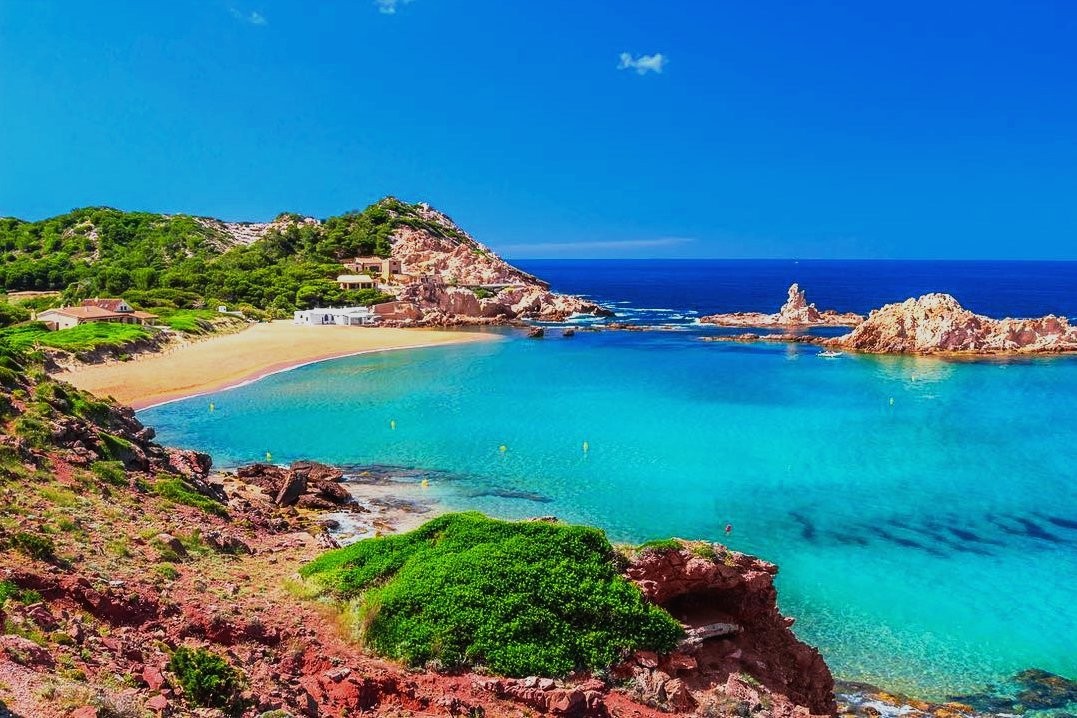 Cala Pregonda, la cala paradisíaca de Menorca que pocs coneixen