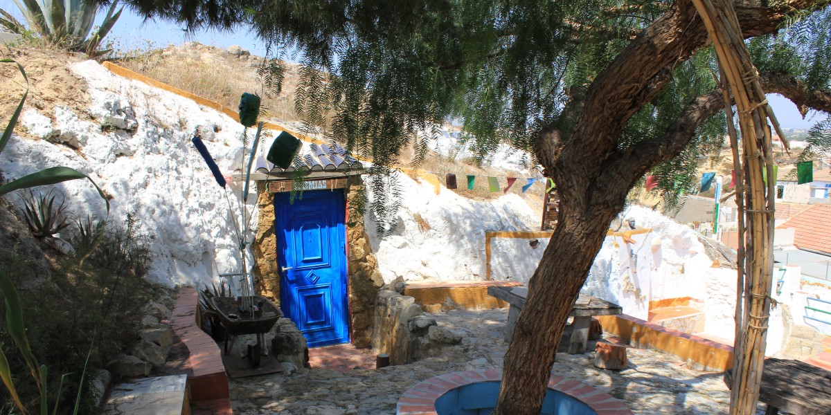 What are cave houses in Spain?