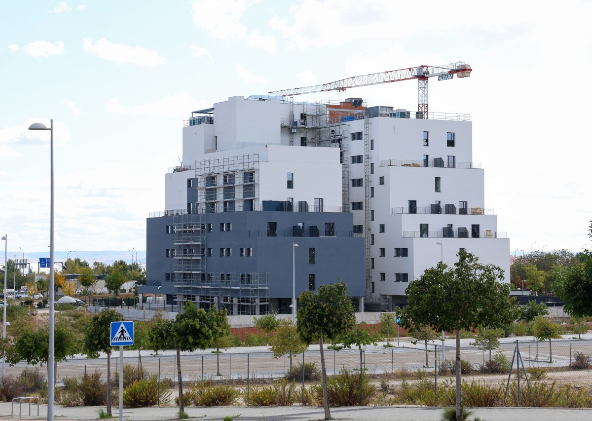 Las hipotecas firmadas superarán las 400.000 operaciones en 2025, con más de 700.000 compraventas, según UCI Archivo - Edificios en el barrio de Valdebebas.