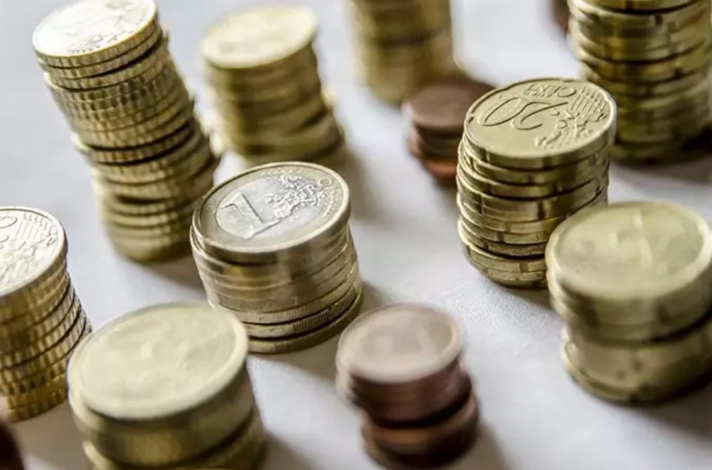 Archivo - Monedas, moneda, billete, billetes,euro ,euros, capital, efectivo, metálico, riqueza EUROPA PRESS 20/3/2025