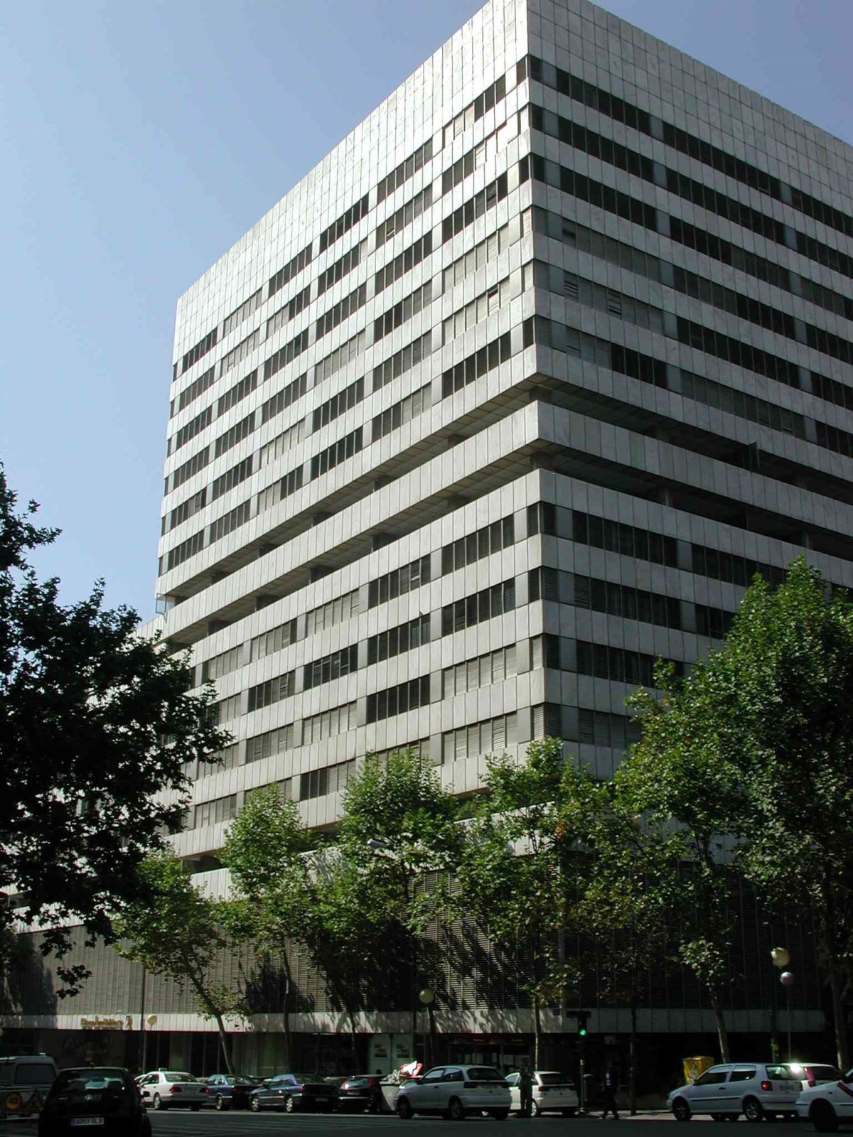 Edificio de oficinas situado en la madrileña calle Orense, 69.