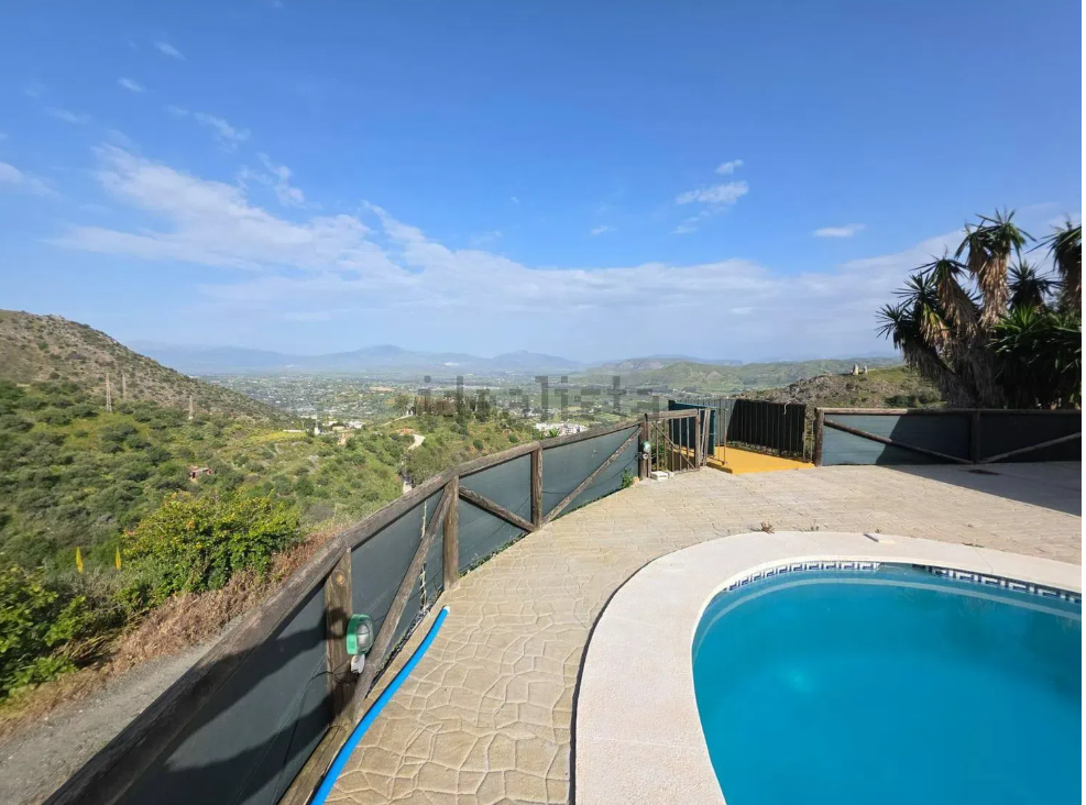 Finca rústica en Cártama por 250.000 euros