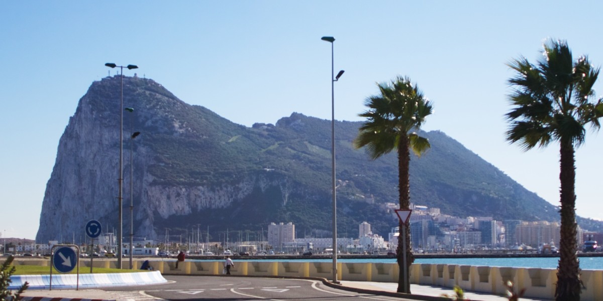 Living in La Linea de la Concepción