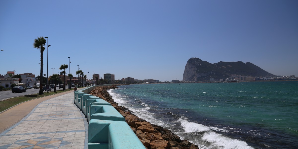 Living in La Linea de la Concepción