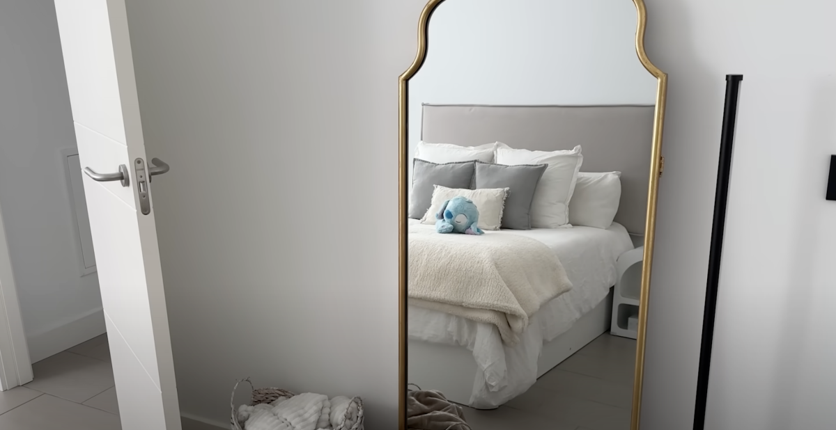 HOUSE TOUR| LolaLolita/ Youtube @LolaLoliitaaa