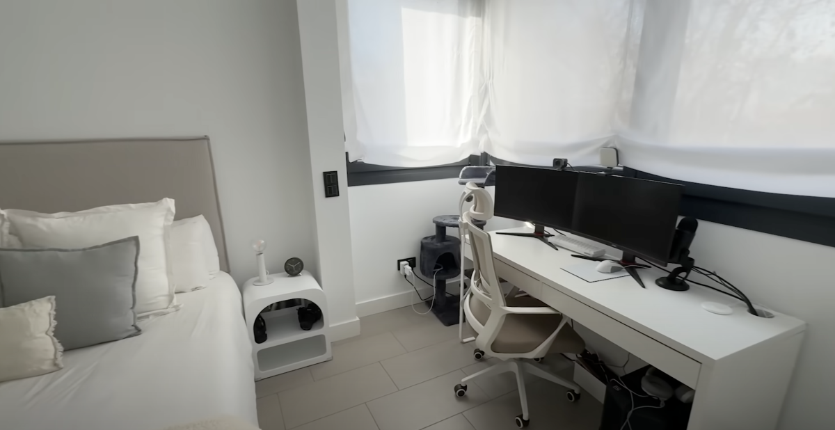 HOUSE TOUR| LolaLolita/ Youtube @LolaLoliitaaa