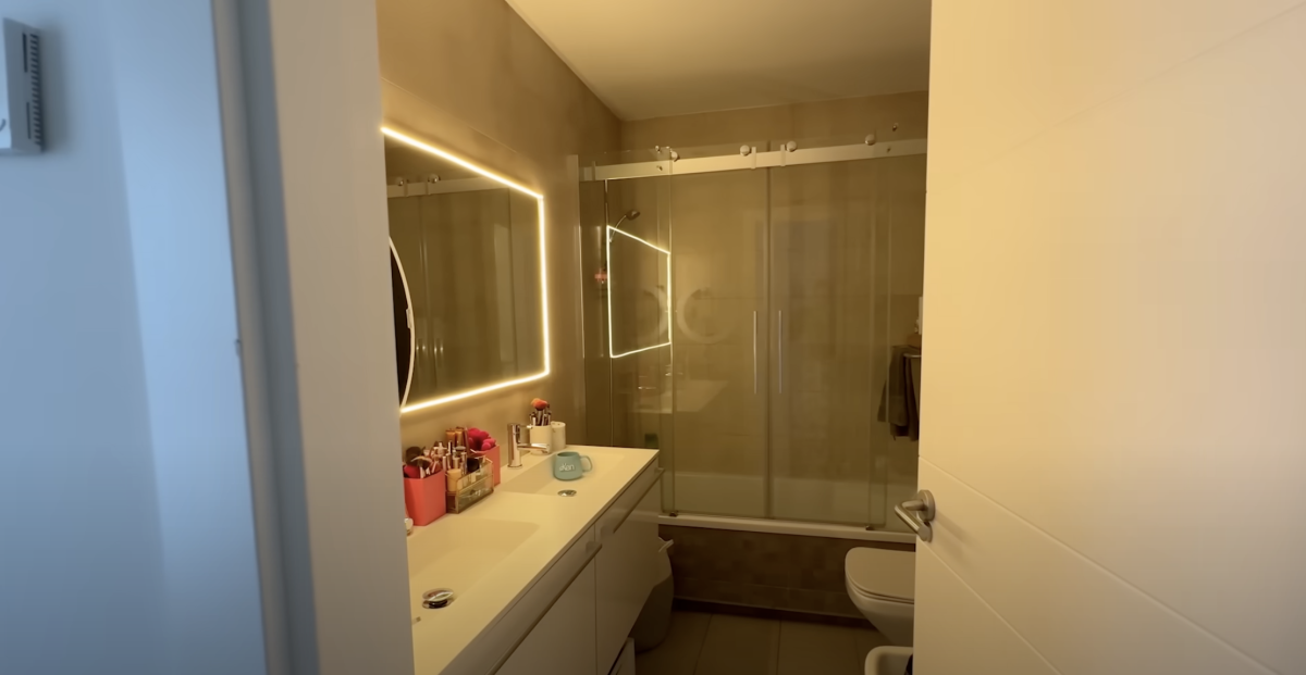 HOUSE TOUR| LolaLolita/ Youtube @LolaLoliitaaa