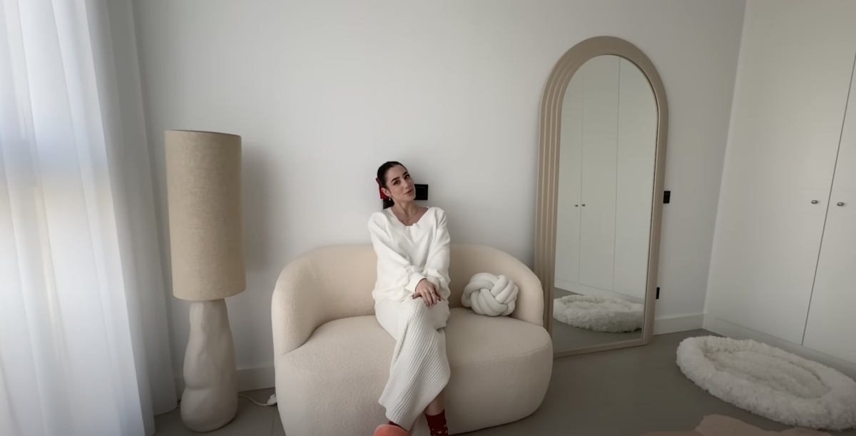 HOUSE TOUR| LolaLolita/ Youtube @LolaLoliitaaa