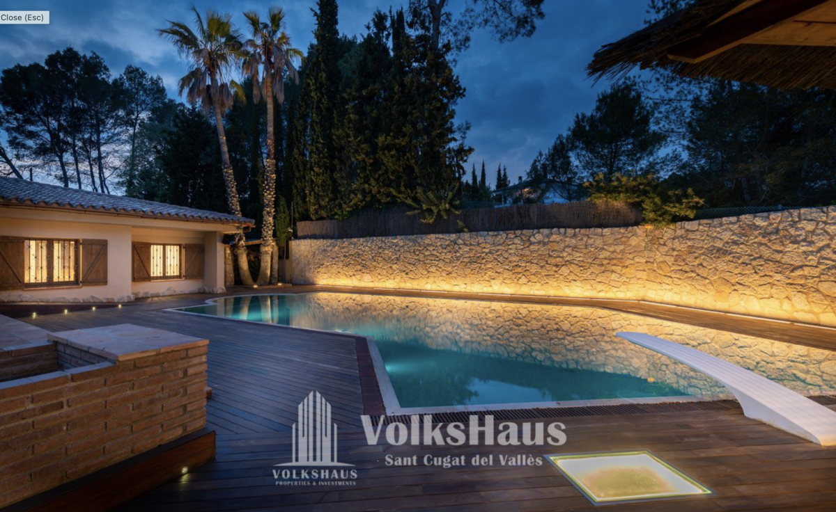Así es la casa en la que vivió el 'streamer' Ibai Llanos en Barcelona y que se ha vendido con una rebaja del 20%