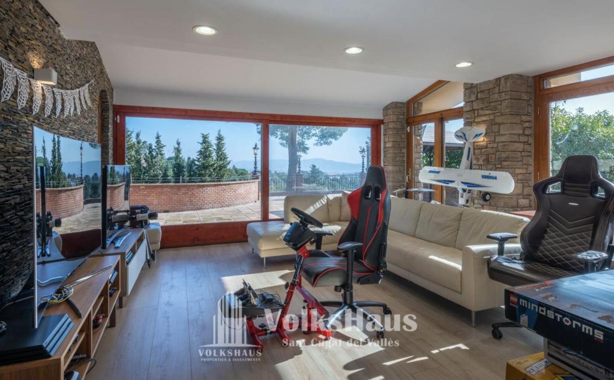 Así es la casa en la que vivió el 'streamer' Ibai Llanos en Barcelona y que se ha vendido con una rebaja del 20%