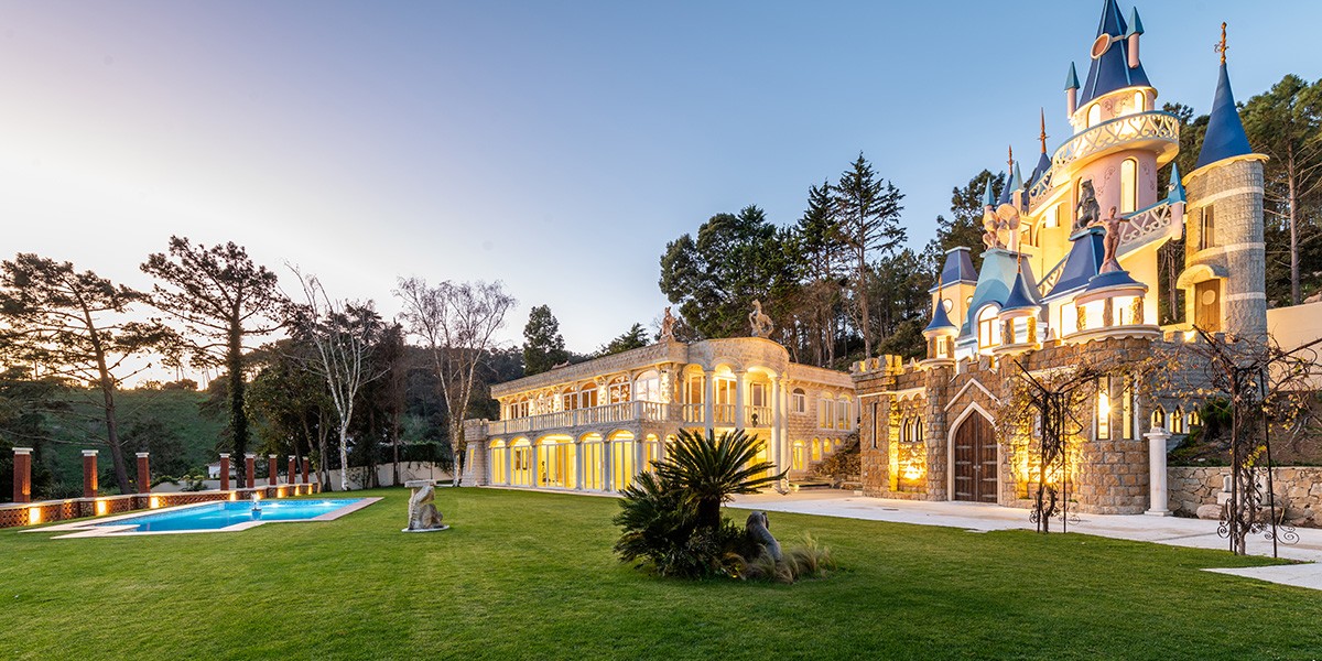Mansión de lujo en venta en Portugal con castillo Disney