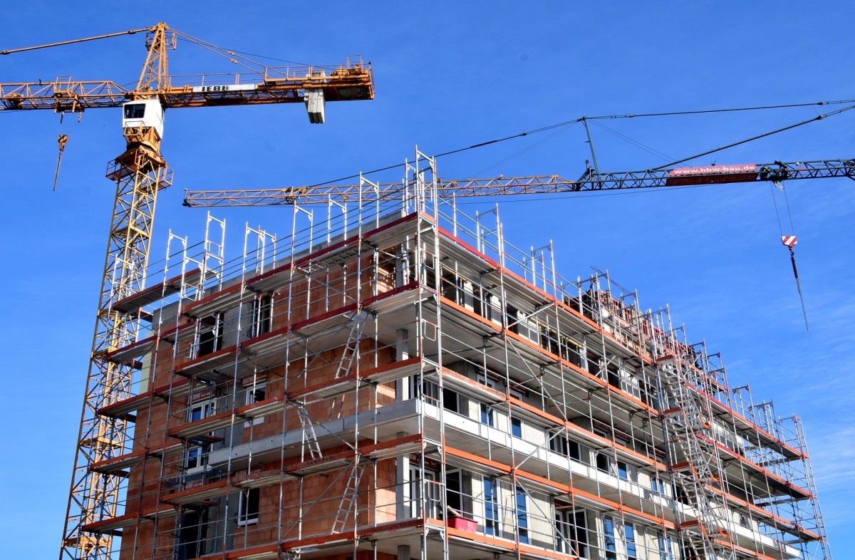 La compra sobre plano y su impacto fiscal al recibir participaciones empresariales en una herencia Vivienda en construcción