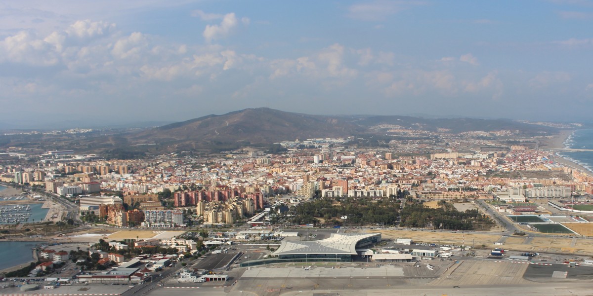 Living in La Linea de la Concepción