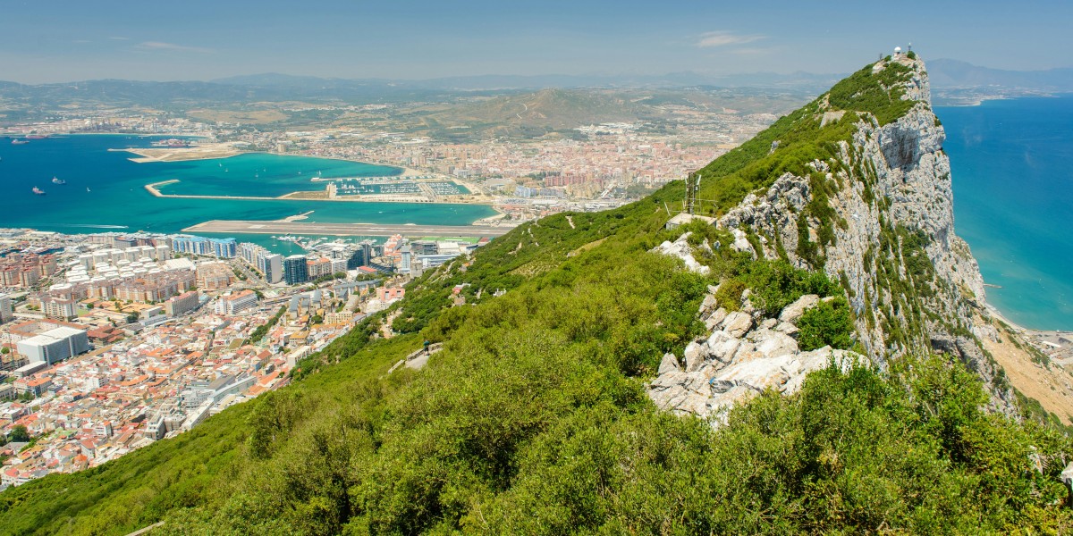 Living in La Linea de la Concepción