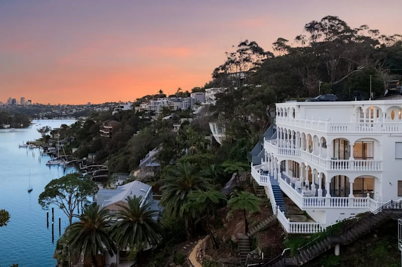 ‘Wedding Cake House’