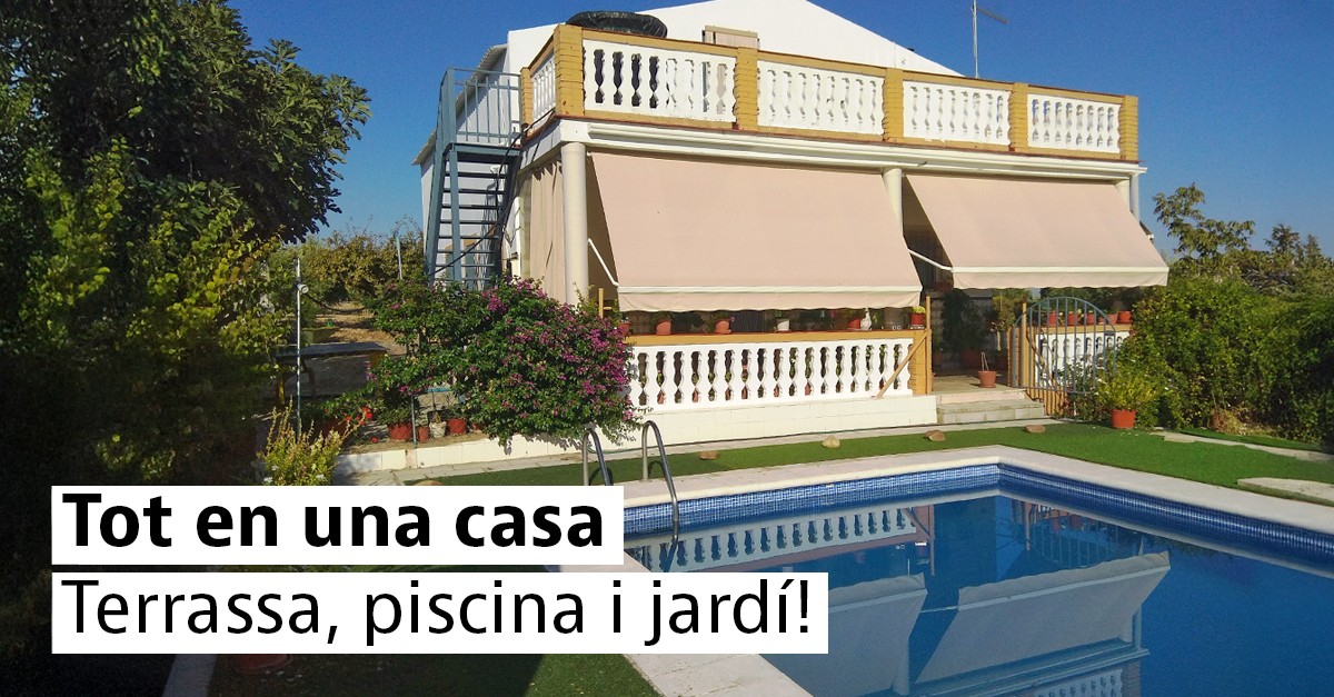 Cases amb terrassa, piscina i jardí