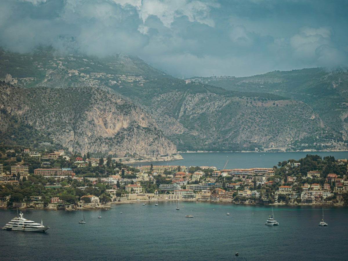 Vivre à Roses, Espagne