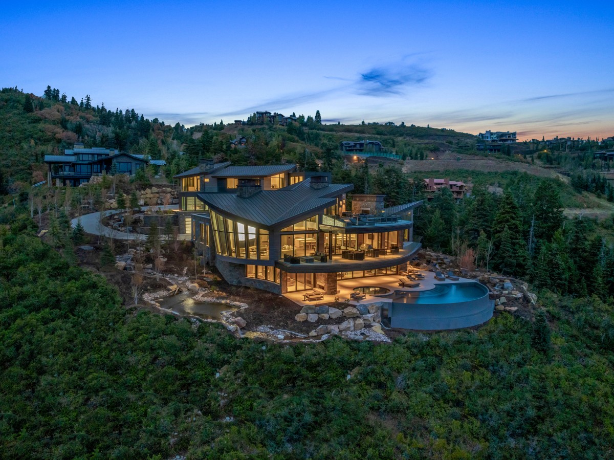 La lujosa mansión donde se rodó la película ‘Mountainhead’