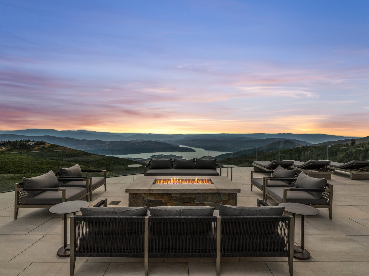 La lujosa mansión donde se rodó la película ‘Mountainhead’