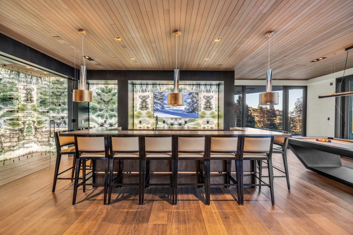 La lujosa mansión donde se rodó la película ‘Mountainhead’