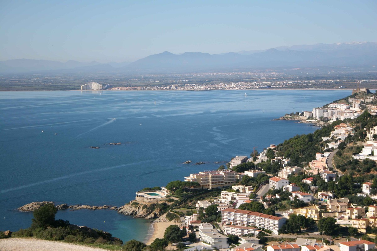 Vivre à Roses, Espagne