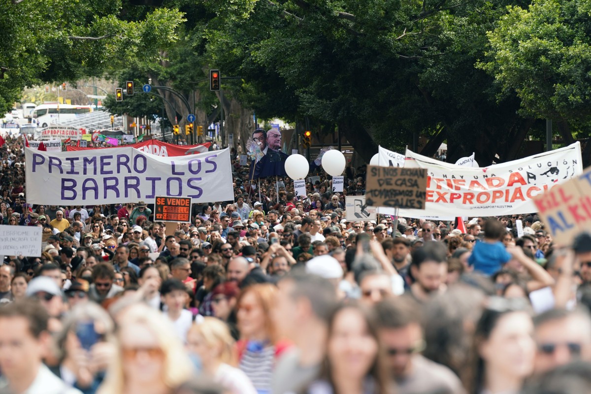 Archivo - Miles de personas se manifiestan en Málaga por el derecho a la vivienda, a 5 de abril de 2025.