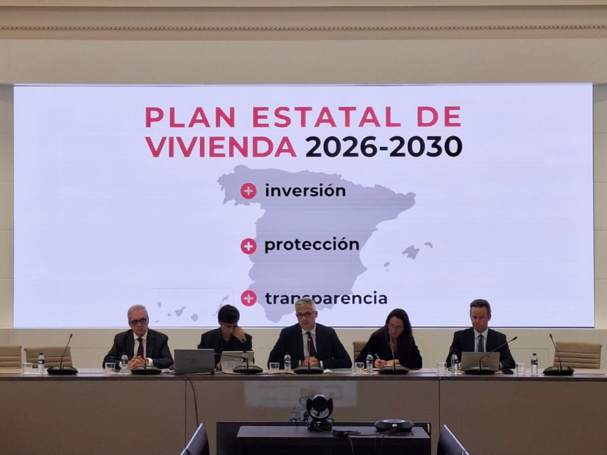El secretario de Estado de Vivienda y Agenda Urbana, David Lucas, durante una reunión de la Comisión Multilateral de Vivienda y Suelo. En Madrid, a 25 de septiembre de 2025.