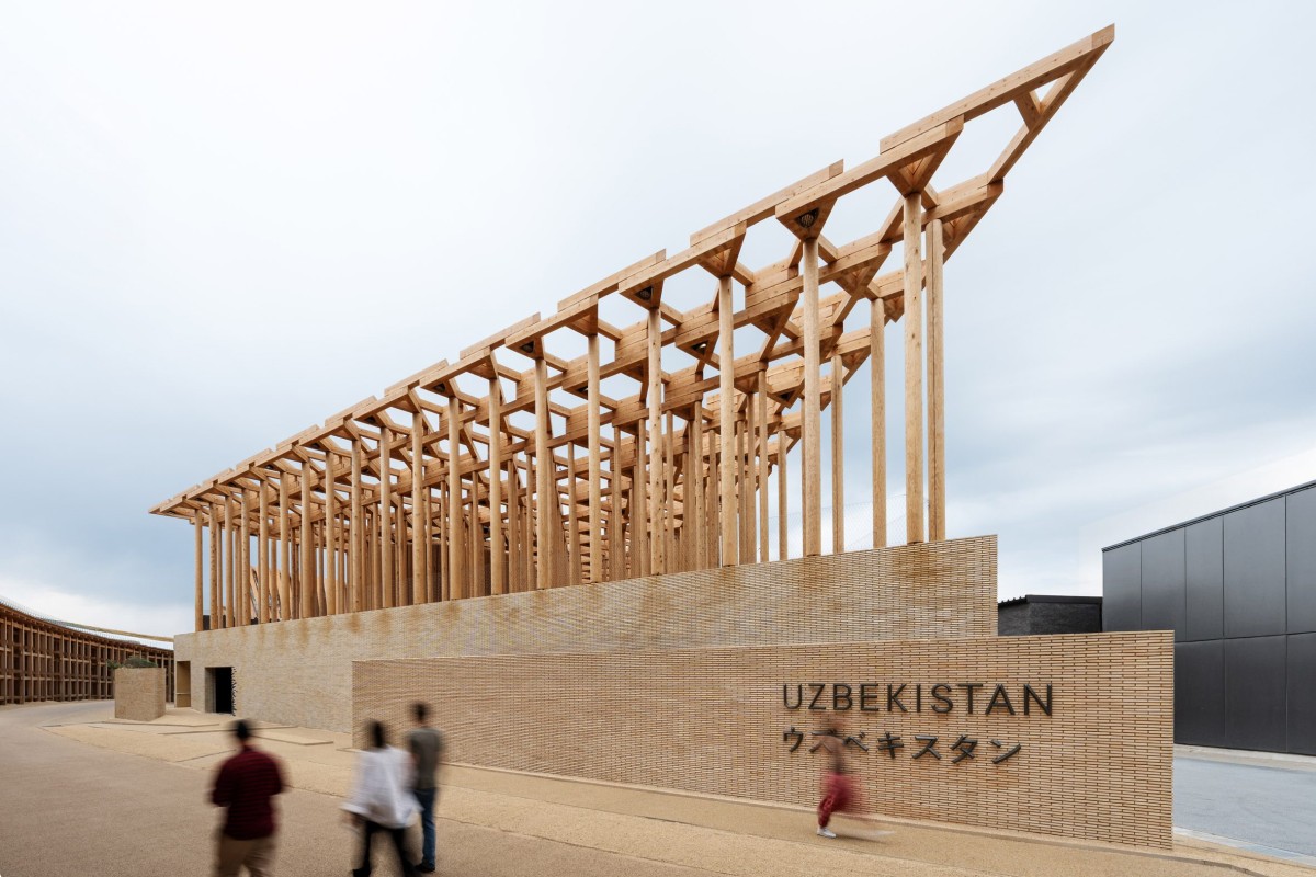 El pabellón de Uzbekistán ha sido diseñado por el estudio Atelier Brückner y se presenta bajo el lema “El jardín del conocimiento: un laboratorio para la sociedad del futuro”.