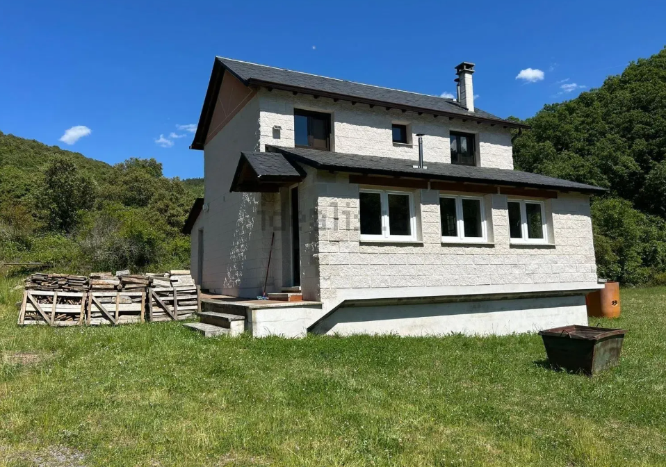 Casa rústica en Folgoso de la Ribera por 80.000 euros