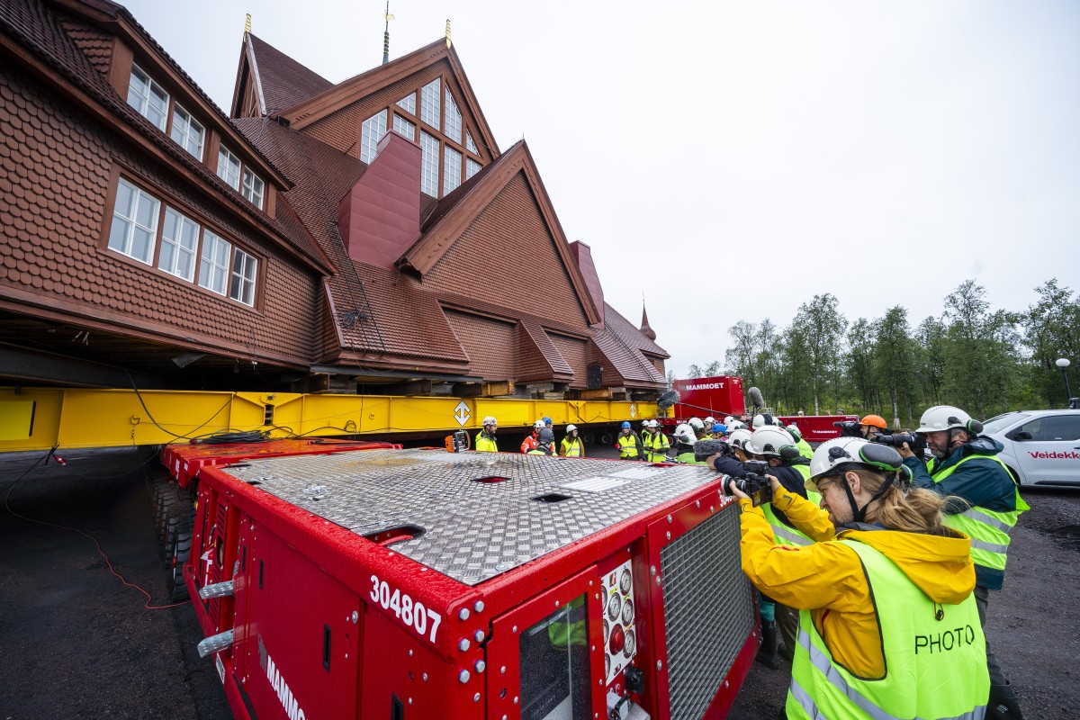 Una auténtica obra de ingeniería: traslado de una iglesia en bloque en Suecia