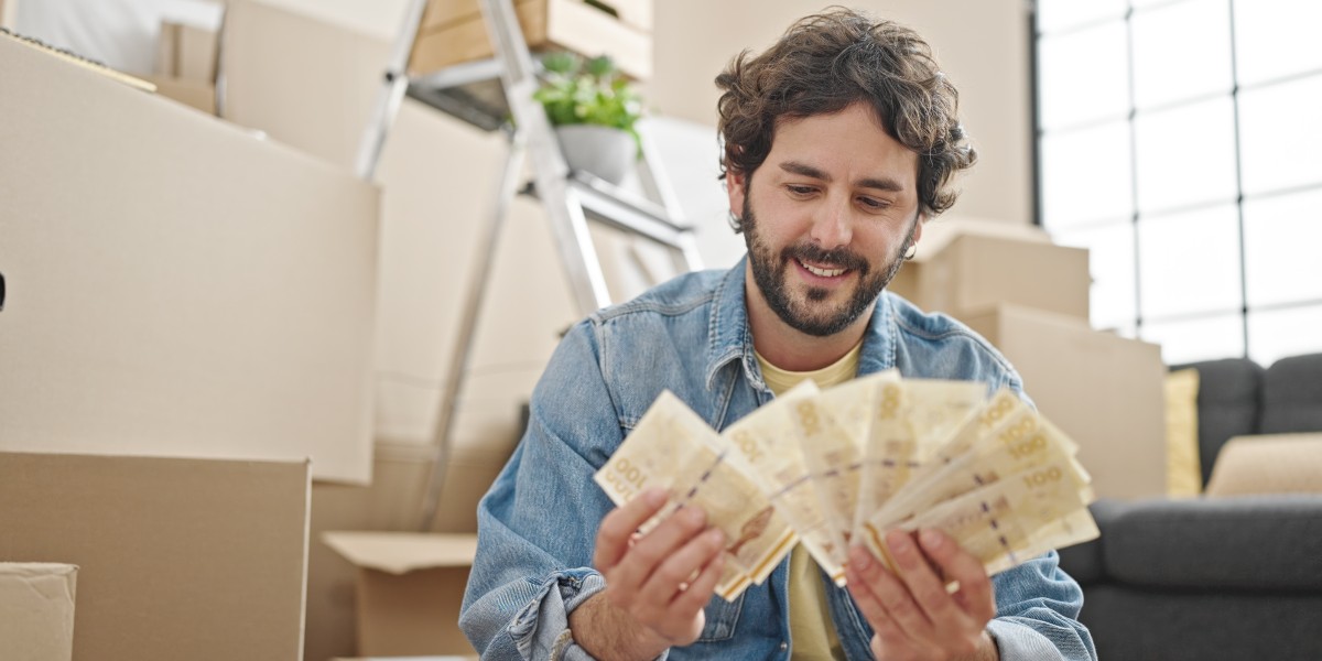 cuanto dinero tener en casa