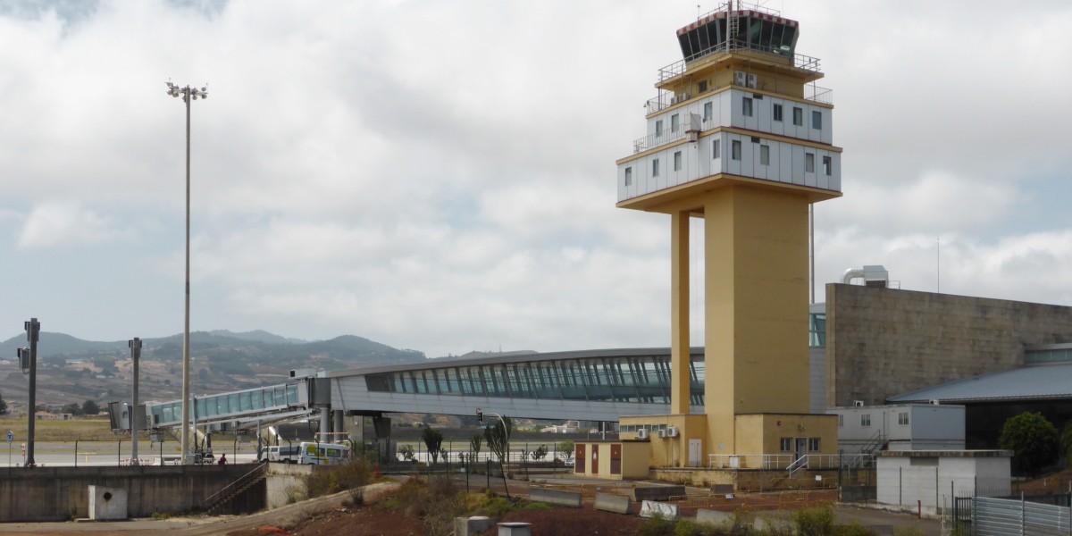 Ryanair slashes Spanish flights