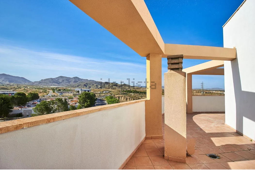 Piso con gran terraza en venta en Valle de Almanzora por 77.000 euros